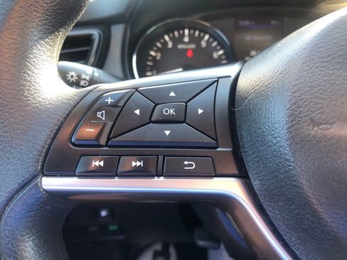 Used 2020 Nissan Rogue S image 13