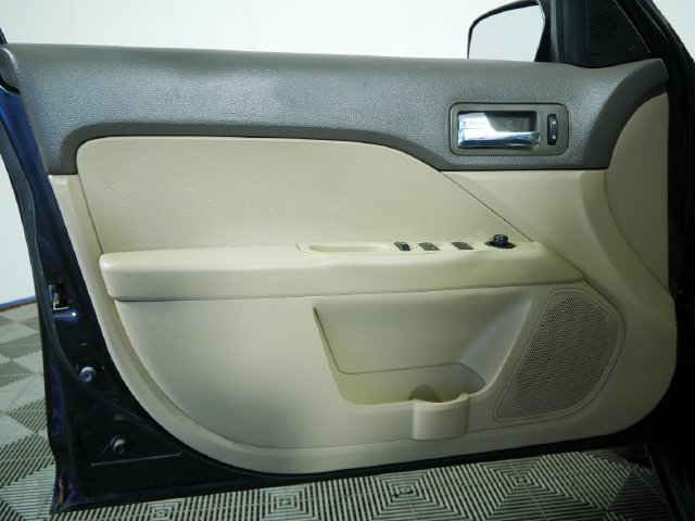 Used 2009 Ford Fusion SE FWD image 19