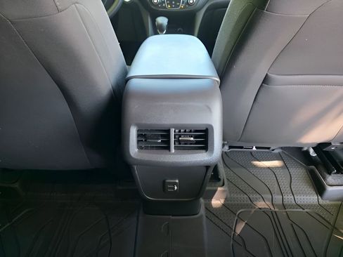 Used 2024 Chevrolet Equinox LT w/ LPO, Floor Liner Package FWD image 9
