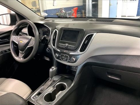 Used 2019 Chevrolet Equinox LS FWD image 14