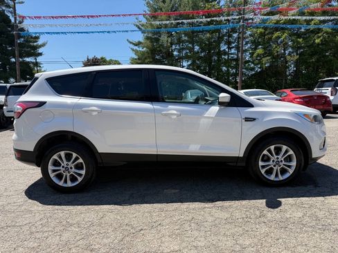 Used 2017 Ford Escape SE AWD/4WD image 3