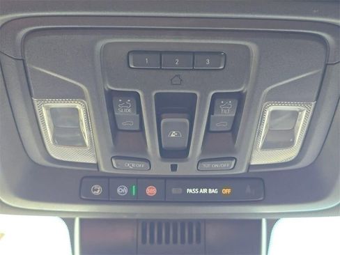 Used 2023 Chevrolet Silverado 1500 ZR2 w/ Technology Package image 29