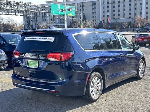 Certified 2019 Chrysler Pacifica Touring Plus image 2