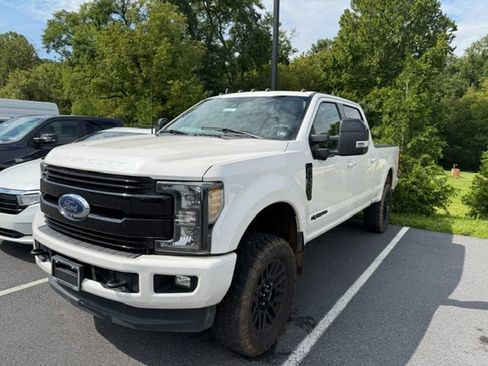Used 2019 Ford F350 Lariat AWD/4WD image 2