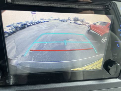 Used 2015 Toyota Sienna LE FWD image 21