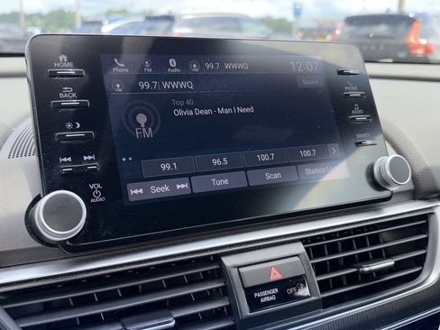 Used 2020 Honda Accord Sport image 3