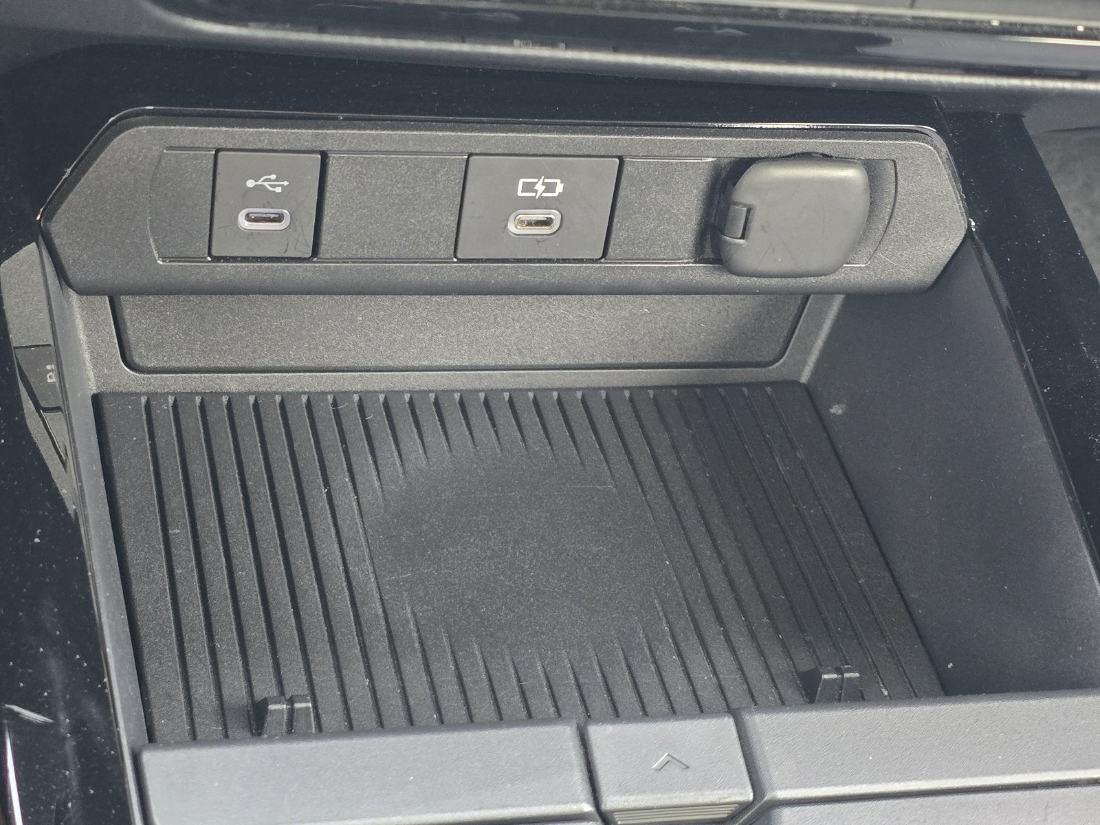 Used 2025 Toyota Prius LE FWD image 20