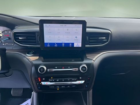 Used 2020 Ford Explorer Limited image 20