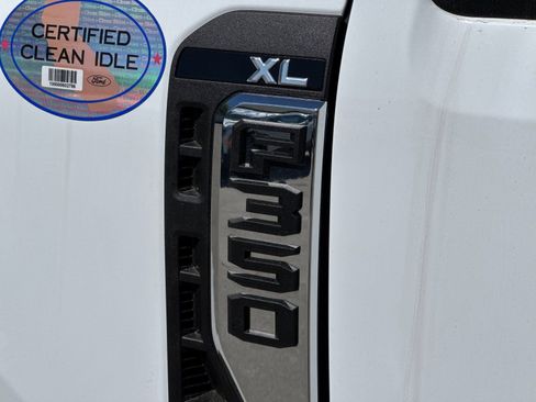 New 2026 Ford F350 XL w/ XL Chrome Package image 28