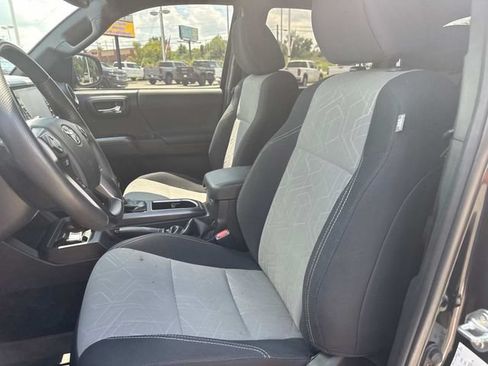 Used 2023 Toyota Tacoma TRD Sport w/ Technology Package AWD/4WD image 27