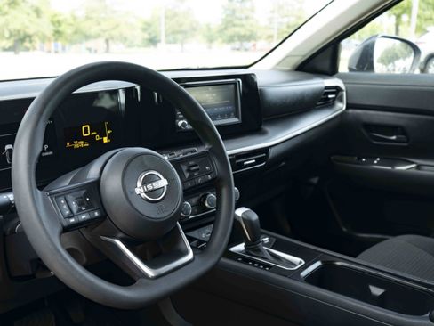 Used 2025 Nissan Kicks S w/ Interior Electronics Package AWD/4WD image 15