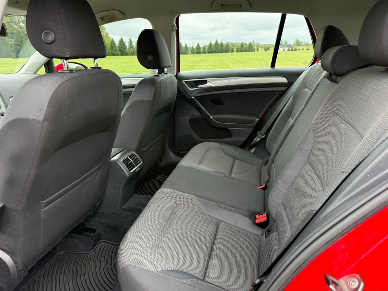 Used 2017 Volkswagen Golf S FWD image 14