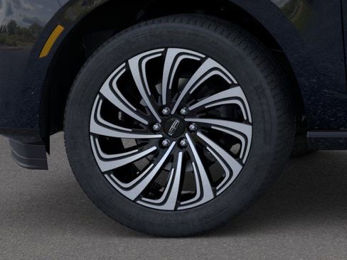 New 2026 Lincoln Navigator L Black Label AWD/4WD image 19