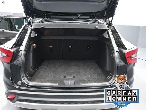 Used 2025 Chevrolet Trax LT w/ LT Convenience Package image 1