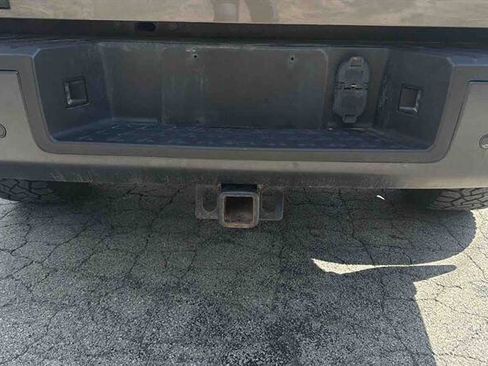 Used 2021 Nissan Titan PRO-4X w/ Pro-4x Convenience Package AWD/4WD image 12