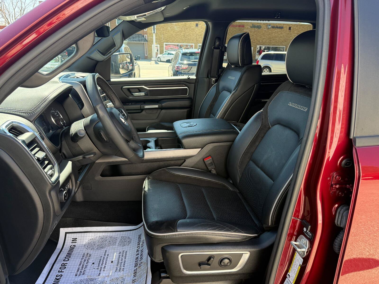 Used 2025 RAM 1500 Laramie w/ Sport Appearance Package AWD/4WD image 11