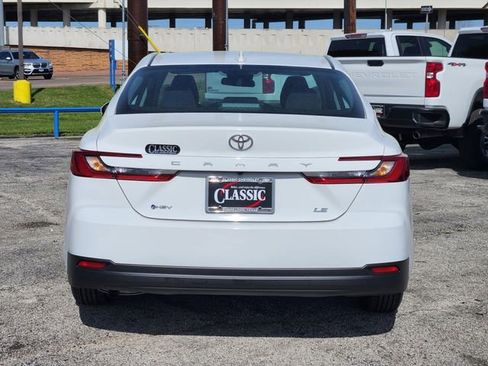 Used 2025 Toyota Camry LE image 6