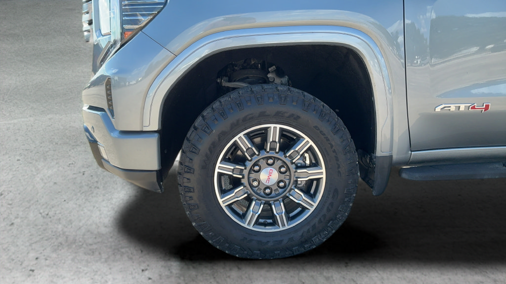 Used 2024 GMC Sierra 1500 AT4 w/ Technology Package AWD/4WD image 26