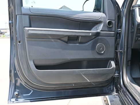 Used 2022 Ford Expedition XLT RWD image 18