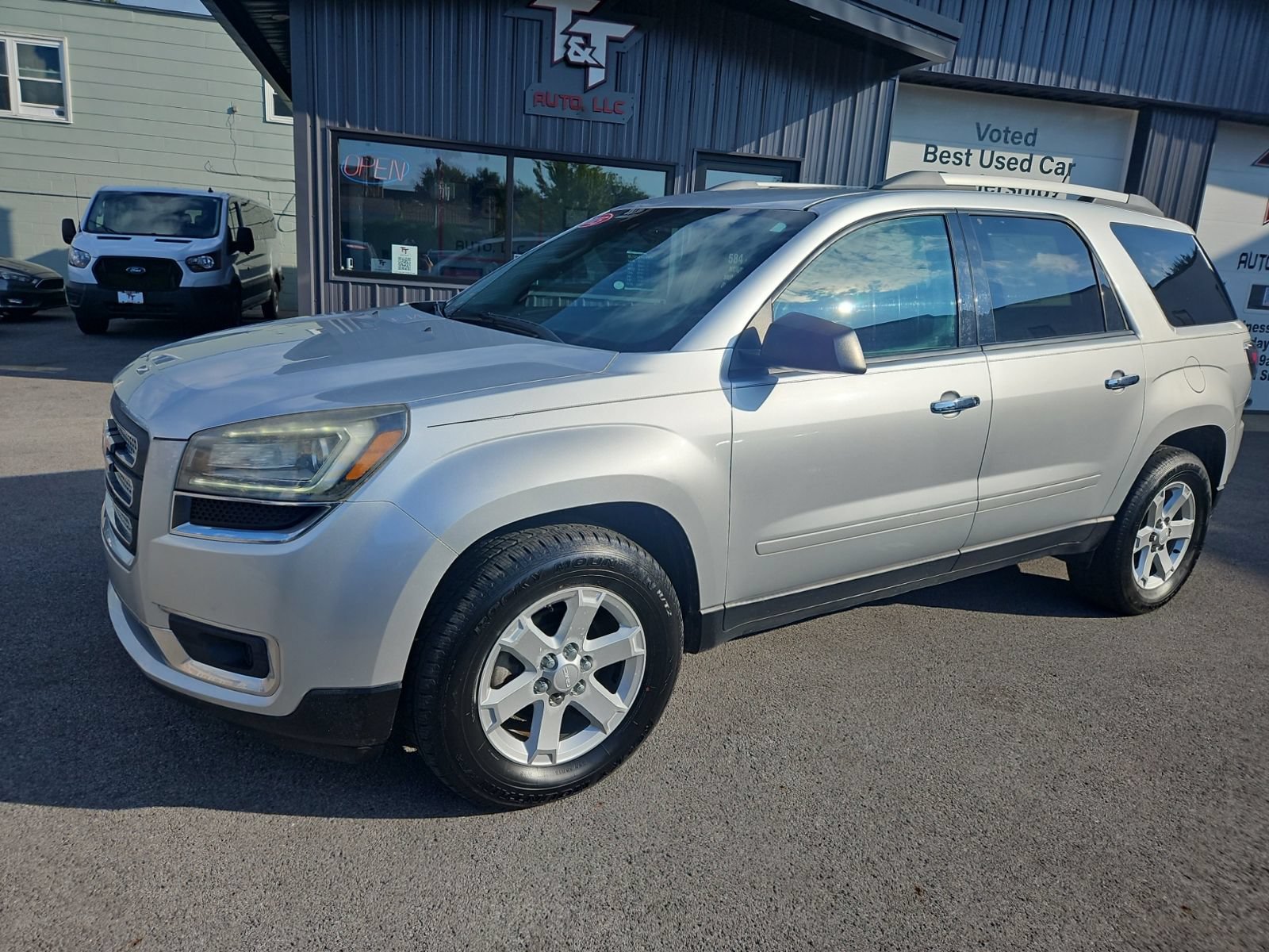 Used 2015 GMC Acadia SLE FWD image 2