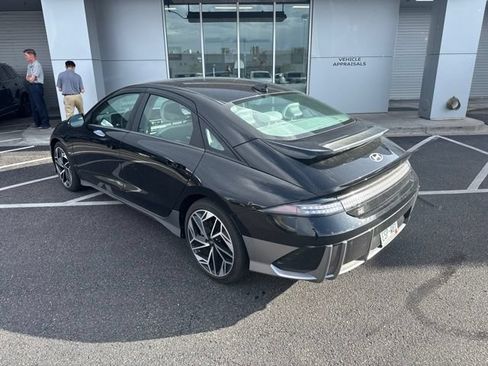 Used 2025 Hyundai Ioniq 6 SEL RWD image 2