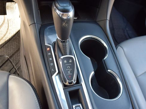 Used 2018 Chevrolet Equinox Premier FWD image 14
