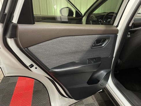 Used 2023 Nissan Rogue S FWD image 35
