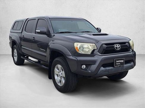 Used 2014 Toyota Tacoma PreRunner w/ TRD Sport Package image 3