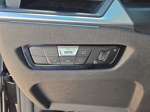 Used 2024 BMW 430i Coupe w/ M Sport Package RWD image 21