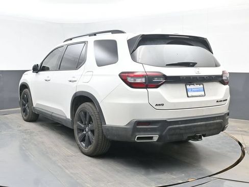 Used 2025 Honda Pilot Black Edition image 7