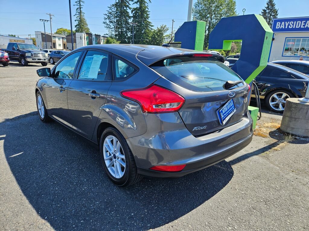 Used 2017 Ford Focus SE FWD image 3
