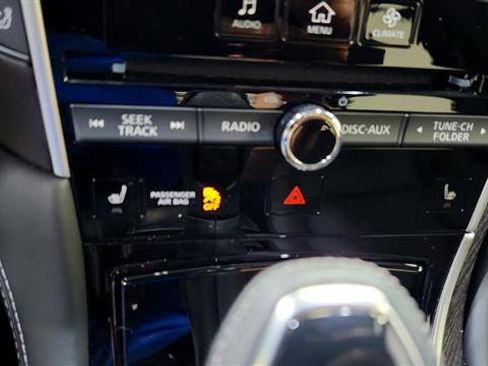 Used 2023 INFINITI Q50 Sensory image 20