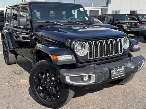 Certified 2025 Jeep Wrangler Unlimited Sahara w/ Safety Group AWD/4WD image 1