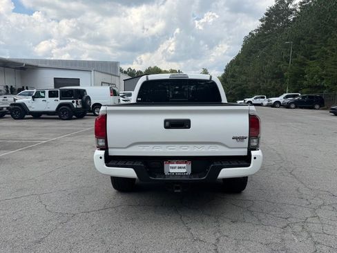 Used 2019 Toyota Tacoma TRD Off-Road w/ Technology Package RWD image 6