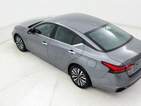 Used 2024 Nissan Altima 2.5 SV image 15