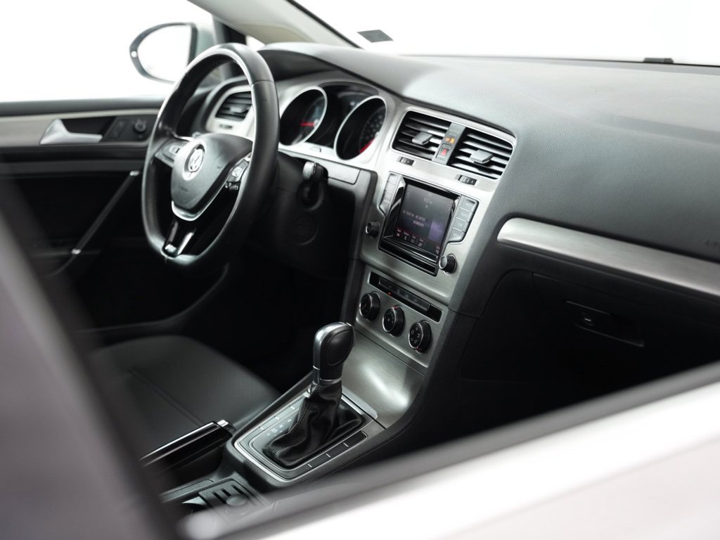 Used 2015 Volkswagen Golf TDI S FWD image 50