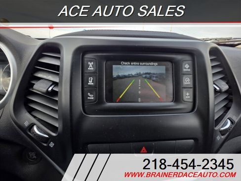 Used 2014 Jeep Cherokee Latitude w/ Comfort/Convenience Group AWD/4WD image 10