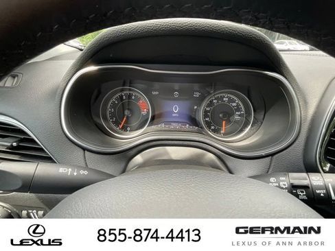Used 2019 Jeep Cherokee Limited AWD/4WD image 17