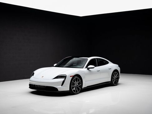 Used 2023 Porsche Taycan w/ Premium Package image 4