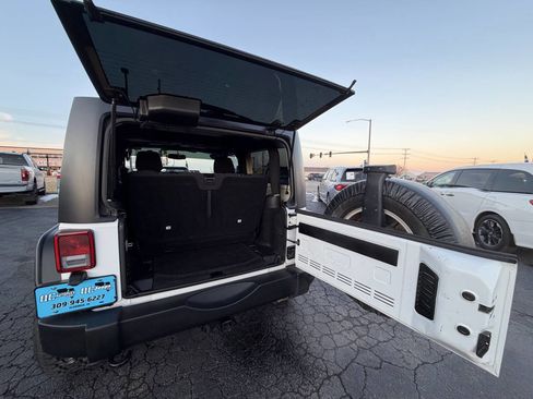 Used 2016 Jeep Wrangler Sport image 9