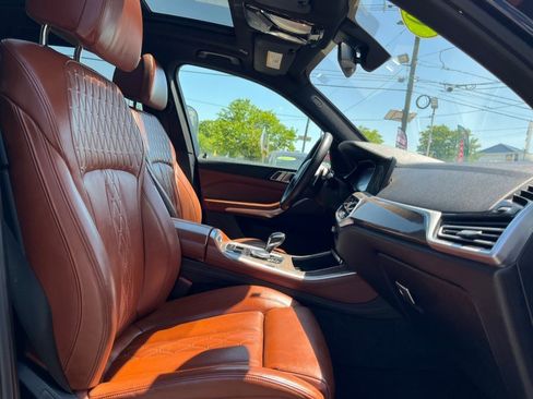 Used 2019 BMW X5 xDrive40i w/ M Sport Package AWD/4WD image 32