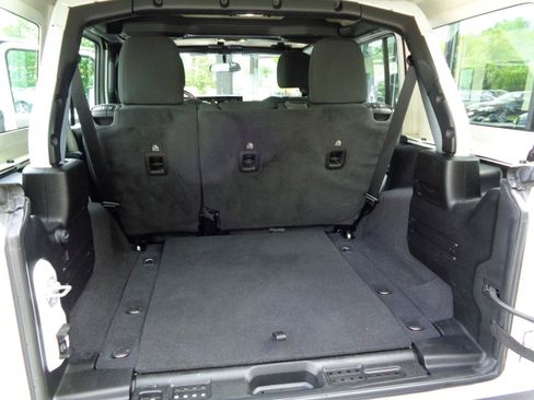 Used 2022 Jeep Wrangler Unlimited Sport AWD/4WD image 14