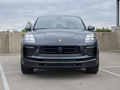 Certified 2025 Porsche Macan image 11