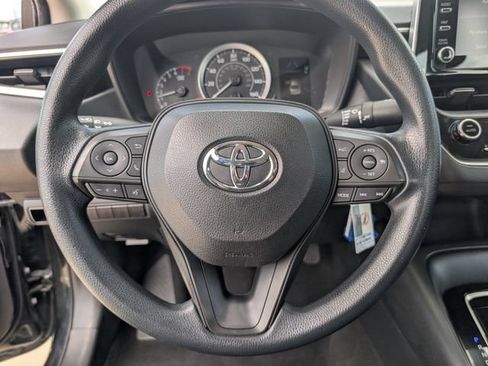 Used 2020 Toyota Corolla LE FWD image 11