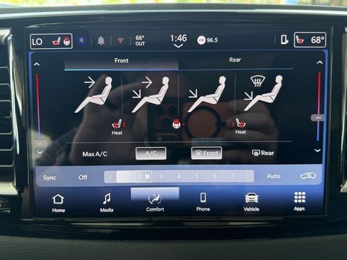 Used 2025 Chrysler Pacifica Select FWD image 18