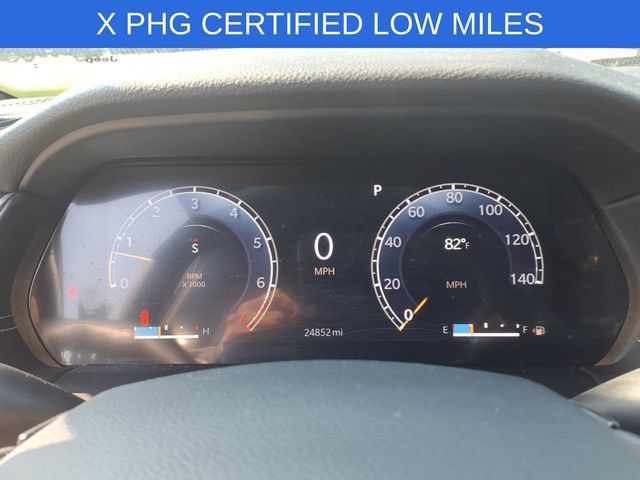Used 2023 Jeep Grand Cherokee Altitude AWD/4WD image 19