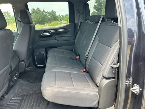 Used 2023 Chevrolet Silverado 1500 LT AWD/4WD image 9