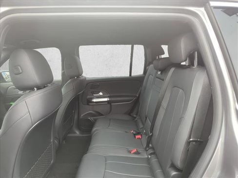 Used 2023 Mercedes-Benz EQB 300 4MATIC image 23