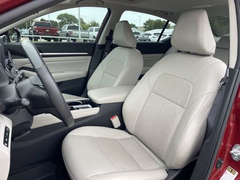 Used 2024 Nissan Altima 2.5 SL FWD image 25