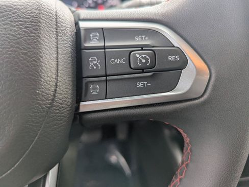 Used 2025 Jeep Compass Trailhawk AWD/4WD image 21